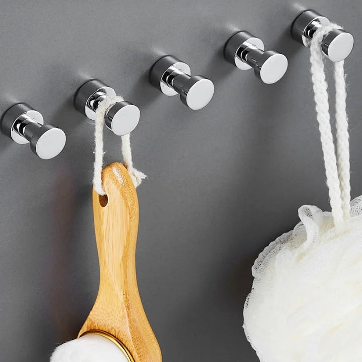 Ensemble de patères murales métal rondes chromées pour salle de bain moderne